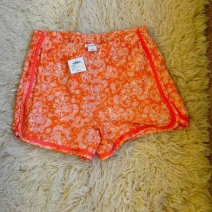 New with tag club Monaco Keri shorts silk size 2